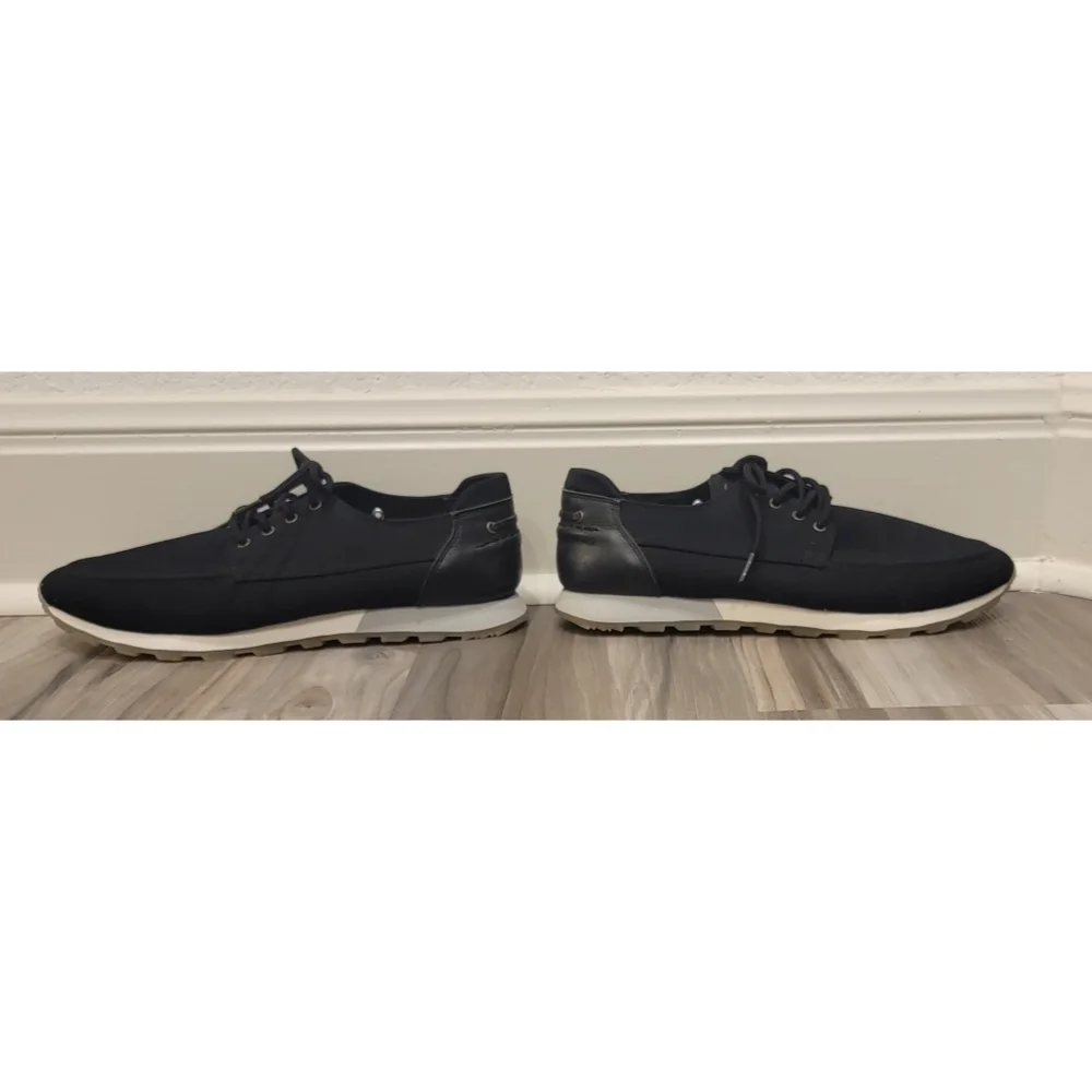 Clae color black